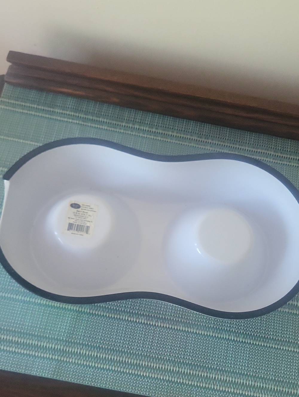 Melamine Cat Double Feeding Bowl with Colorful Cat Pattern. - Picture 4 of 4